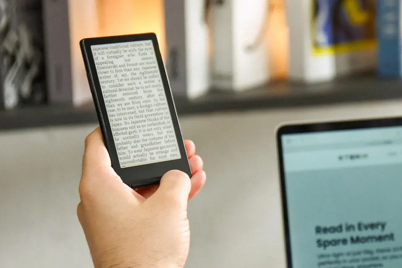 China’s Xteink E-Reader Is Tiny, Cheap and Primitive. Yet It Has Become an Unexpected Viral Hit