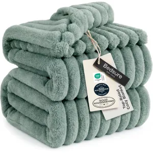 bedsure-gentlesoft-throw-blanket