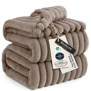 bedsure-gentlesoft-throw-blanket