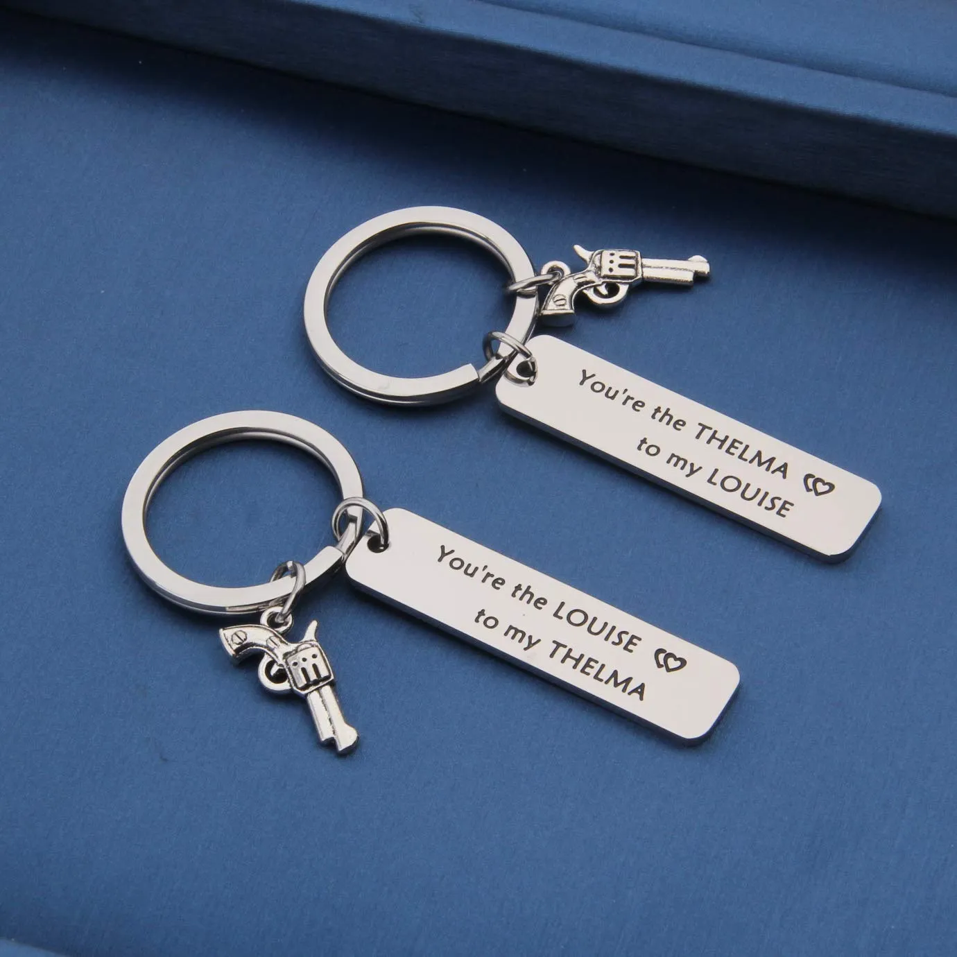 myospark-thelma-and-louise-keychain-set-best-friends-keychains-moving-away-gift-friendship-jewelry
