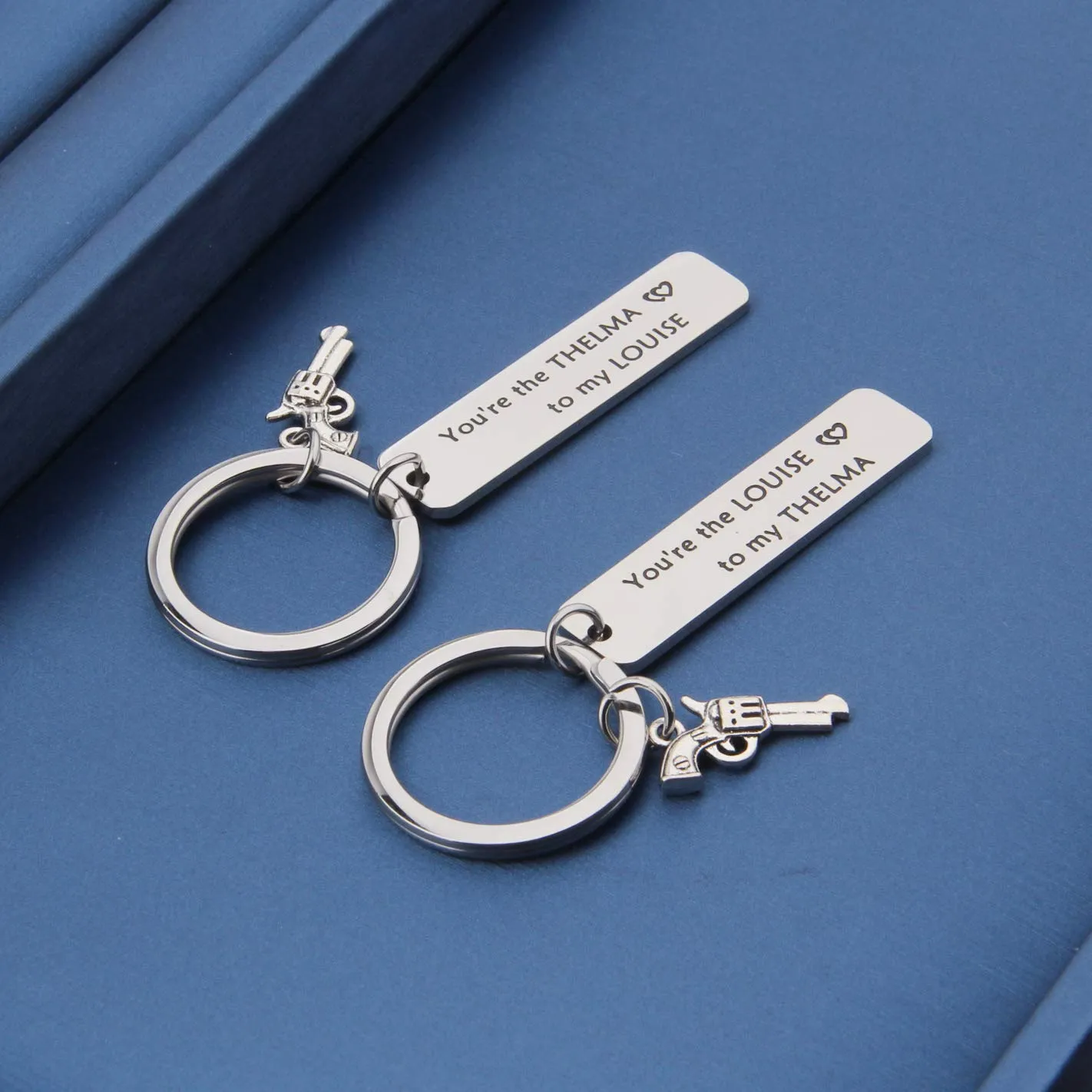 myospark-thelma-and-louise-keychain-set-best-friends-keychains-moving-away-gift-friendship-jewelry